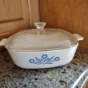 Corning ware casserole with lid